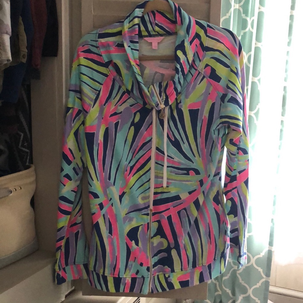 Angela zip up